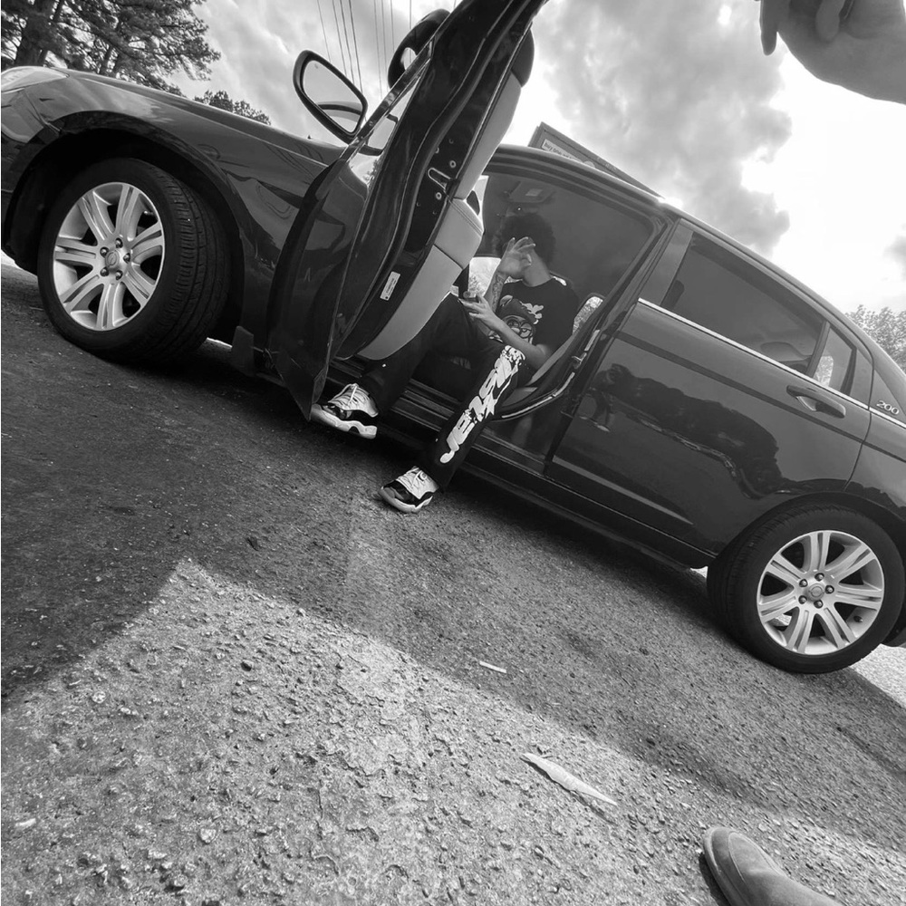 Meet your Posher, Logan